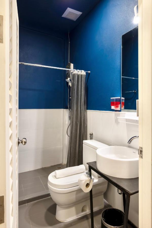 Red Door Heritage Hotel Бангкок Экстерьер фото
