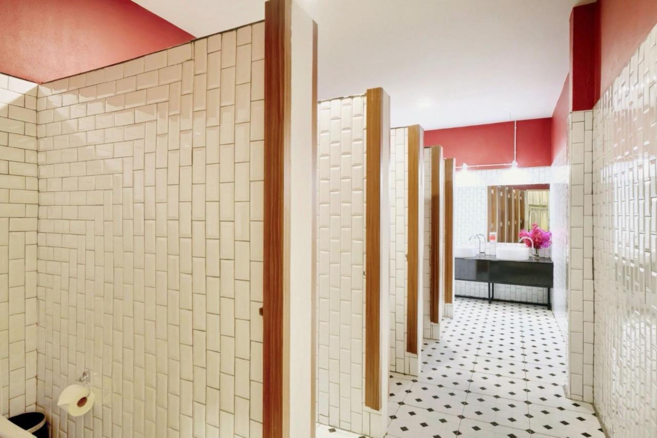 Red Door Heritage Hotel Бангкок Экстерьер фото